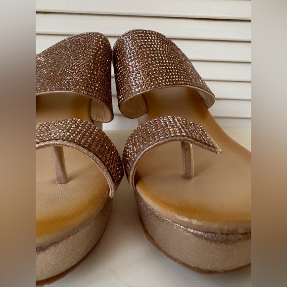 Patrizia by Spring Step wedge sandal Kashi Gold size 39 or 8.5 Never been used. - Picture 4 of 11